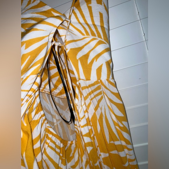 Dress - Picture 4 of 5